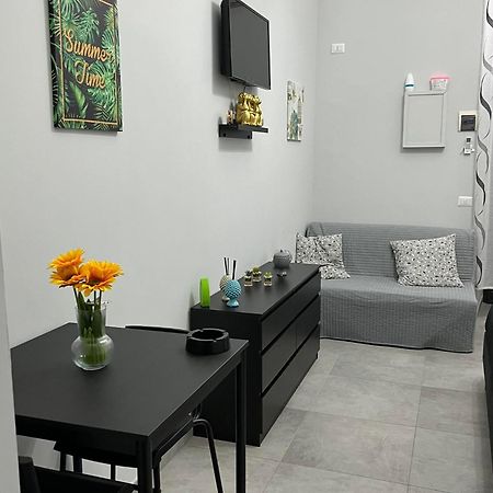 Casa Vacanze I 4 Diamanti Room 1 Catania Exterior photo
